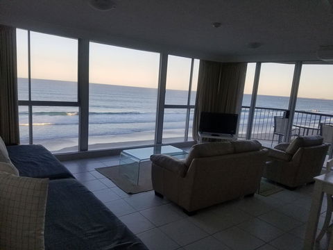 Golden Sands On The Beach - Absolute Beachfront Apartments - Accommodation Australia 27