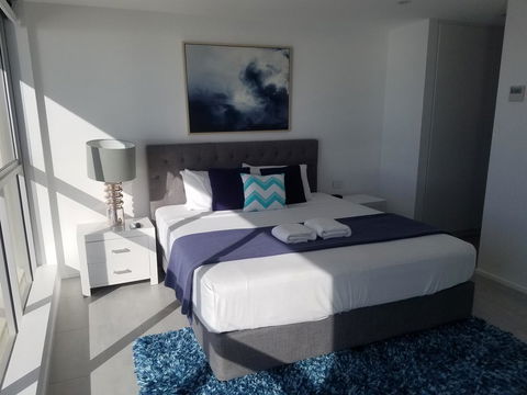 Golden Sands On The Beach - Absolute Beachfront Apartments - Accommodation Australia 11