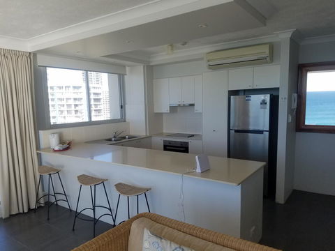 Golden Sands On The Beach - Absolute Beachfront Apartments - Accommodation Australia 24