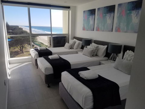 Golden Sands On The Beach - Absolute Beachfront Apartments - Accommodation Australia 12