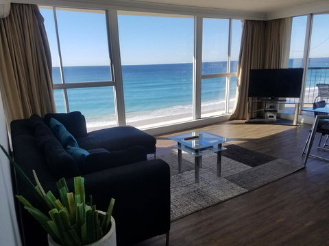Golden Sands On The Beach - Absolute Beachfront Apartments - Accommodation Australia 40