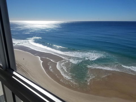 Golden Sands On The Beach - Absolute Beachfront Apartments - Accommodation Australia 15