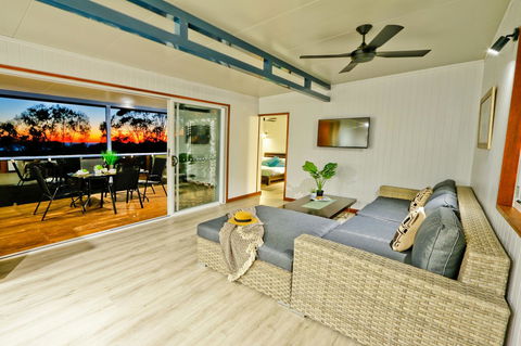 The Summit 1770 - Australia Shopping 11