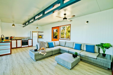 The Summit 1770 - Australia Shopping 8