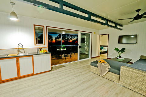 The Summit 1770 - Australia Shopping 5