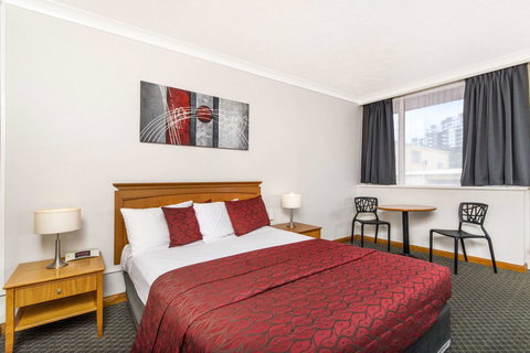 The Robert Towns - Accommodation Australia 4
