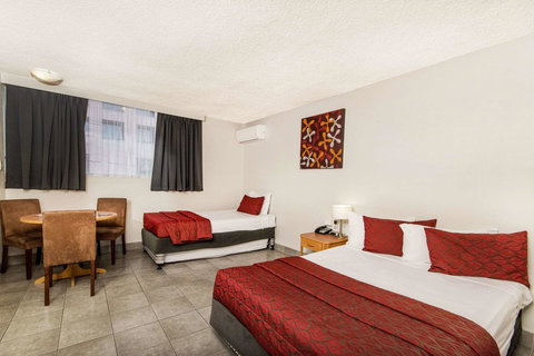 The Robert Towns - Accommodation Australia 21