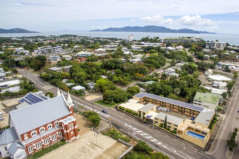 The Robert Towns - Accommodation Australia 9