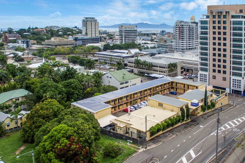 The Robert Towns - Accommodation Australia 24