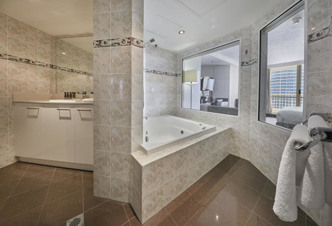 Novotel Surfers Paradise - Accommodation Australia 10