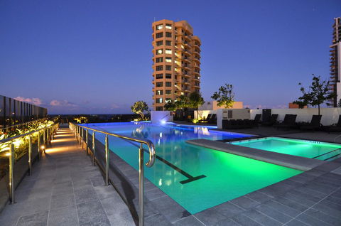 Luxury 3 Bedroom In Heart Of Broadbeach - Accommodation Australia 11