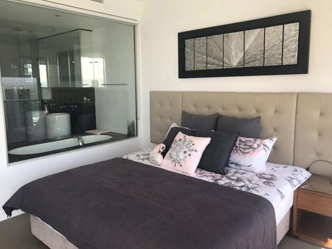 Luxury 3 Bedroom In Heart Of Broadbeach - Accommodation Australia 16