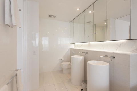 Luxury 3 Bedroom In Heart Of Broadbeach - Accommodation Australia 4