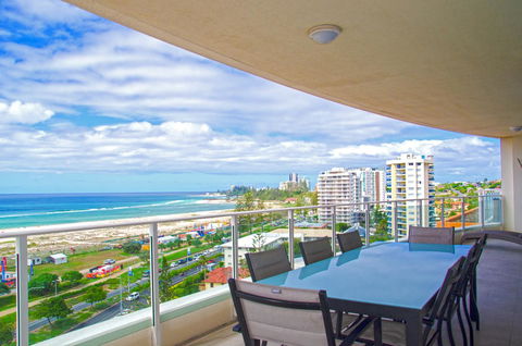 Kirra Surf Apartments - Local Tourism 26