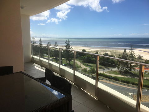 Kirra Surf Apartments - Local Tourism 36