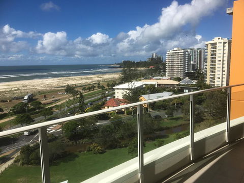 Kirra Surf Apartments - Local Tourism 33