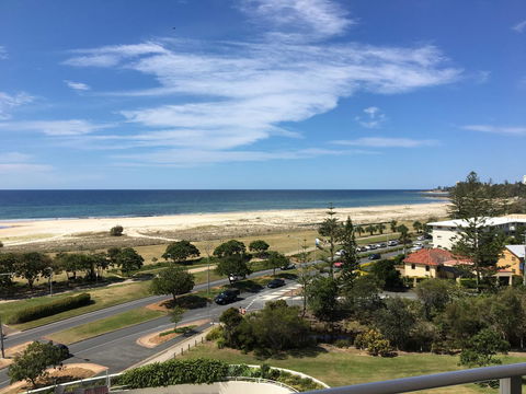 Kirra Surf Apartments - Local Tourism 28