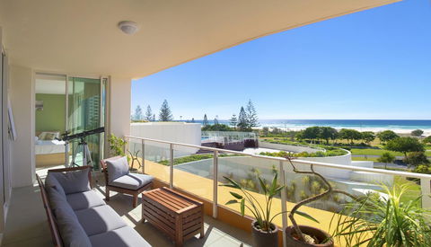 Kirra Surf Apartments - Local Tourism 20