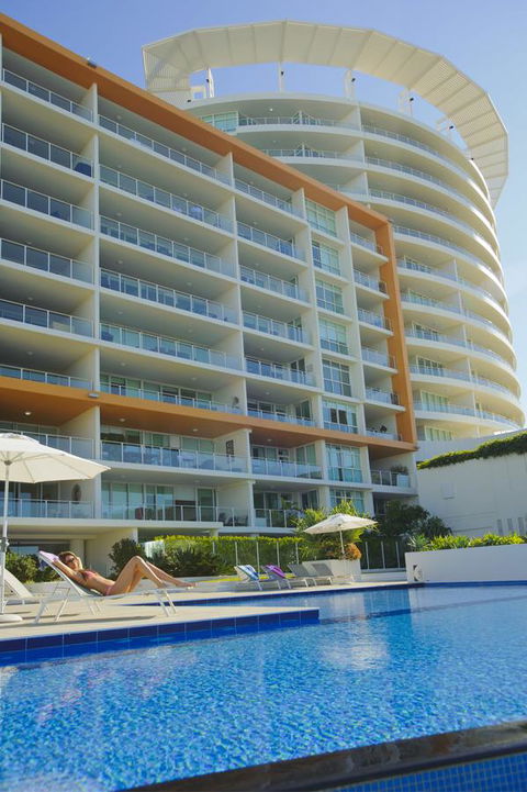 Kirra Surf Apartments - Local Tourism 18