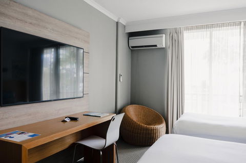 Novotel Cairns Oasis Resort - Australia Shopping 26