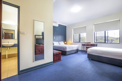 Nightcap At Atherton Hotel - Local Tourism 2