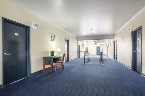 Nightcap At Atherton Hotel - Local Tourism 10