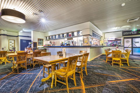 Nightcap At Atherton Hotel - Local Tourism 8