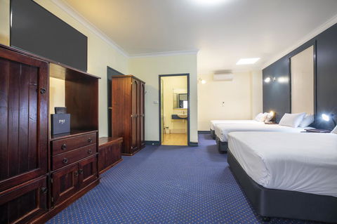 Nightcap At Atherton Hotel - Local Tourism 16
