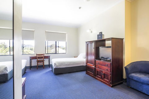 Nightcap At Atherton Hotel - Local Tourism 1