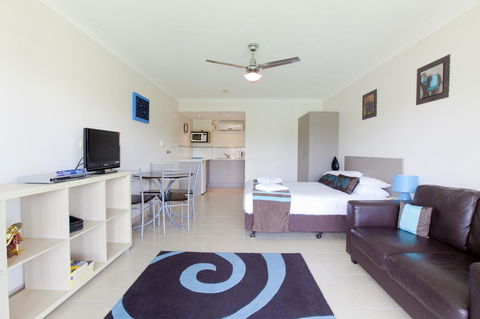 Bay Of Palms - Accommodation Australia 40