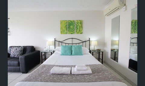 Bay Of Palms - Accommodation Australia 23