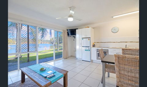 Bay Of Palms - Accommodation Australia 4