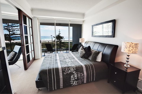 Reflection On The Sea - Bed n Breakfasts 41