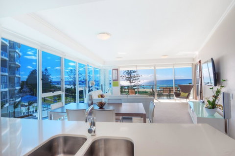 Reflection On The Sea - Bed n Breakfasts 2