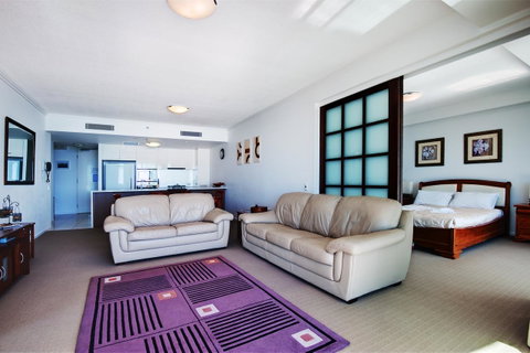Reflection On The Sea - Bed n Breakfasts 10