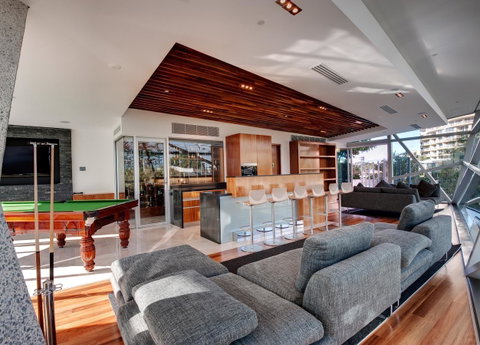 Reflection On The Sea - Bed n Breakfasts 20