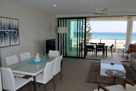 Pure Kirra - Bed n Breakfasts 6