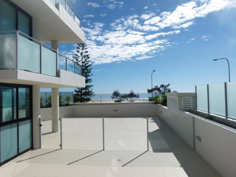 Pure Kirra - Bed n Breakfasts 17
