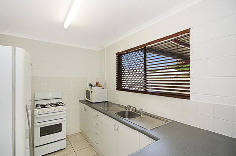 Townsville Holiday Apartments - Accommodation Australia 17