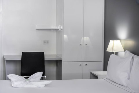 George Williams Hotel - Bed n Breakfasts 20