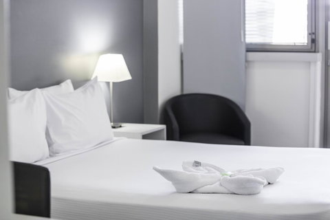 George Williams Hotel - Bed n Breakfasts 13