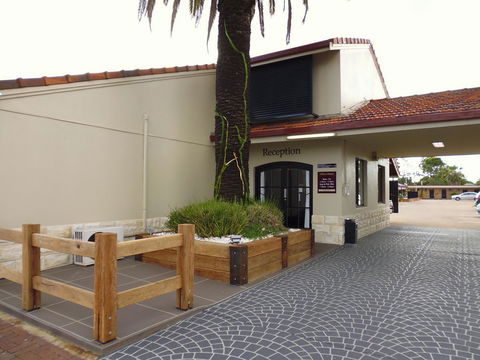 Burke & Wills Motor Inn - Accommodation Australia 6