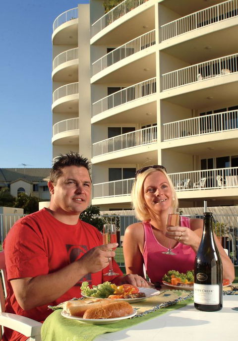 Fairways Golf & Beach Retreat Bribie Island - Accommodation Australia 11