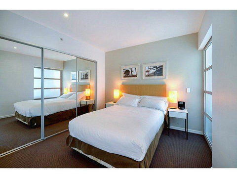 H Star Residences-- Paradise Stayz - Bed n Breakfasts 8