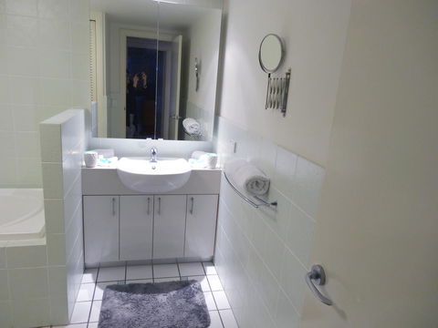 Waterfront Resort Villa With Buggy - Accommodation Australia 13