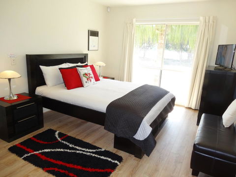 Waterfront Resort Villa With Buggy - Accommodation Australia 9