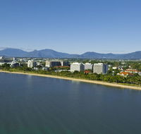Holiday Inn Cairns Harbourside - Australia Shopping