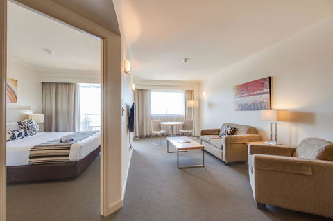 Central Cosmo Apartment Hotel - Accommodation Australia 2