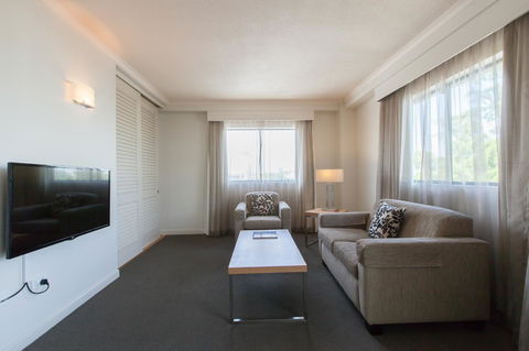 Central Cosmo Apartment Hotel - Accommodation Australia 5