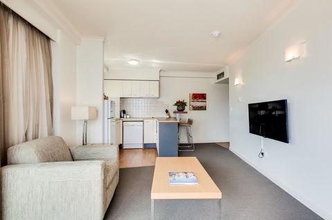 Central Cosmo Apartment Hotel - Accommodation Australia 30